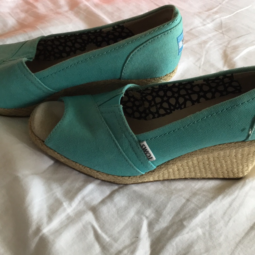 Toms